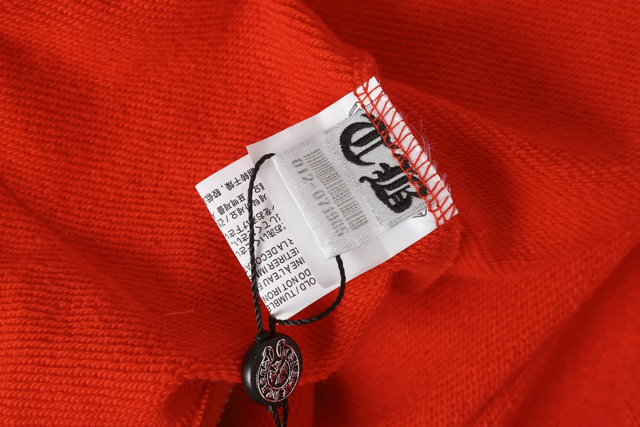 P260 Cross-border model, please do not place an order if you are pursuing quality - Chrome Hearts/Chrome Heart Graffiti✍️ Printed zipper sweatshirt cardigan jacket - High weight, high density and high quality. The wool is soft, delicate and skin-friendly. Soft and silky to the touch. Excellent warmth and skin-friendly properties - Custom-woven and custom-dyed, no color difference, no matter the fabric or workmanship details, beat the ordinary version on the market - Hardware zipper accessories are all customized, full of details - Color: orange red - Size: S M LXL